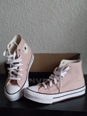 Converse Girls High Tops Sz 3 Euro 35 Thick Sole Platform Chuck Taylor All Stars